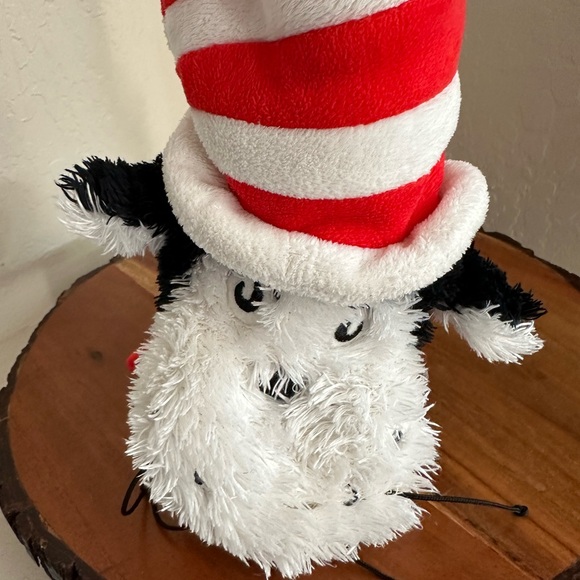 Dr. Seuss Cat in the Hat Hand Puppet - Picture 5 of 11